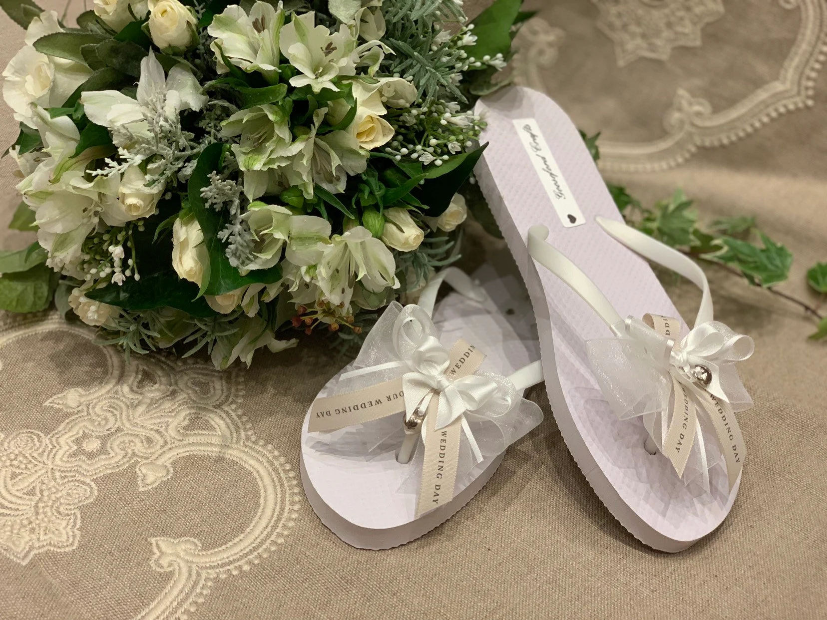inexpensive flip flops for wedding